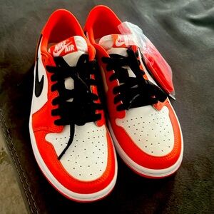 New! NIKE JORDAN OG LOW TOP STARFISH SZ 8.5 women's